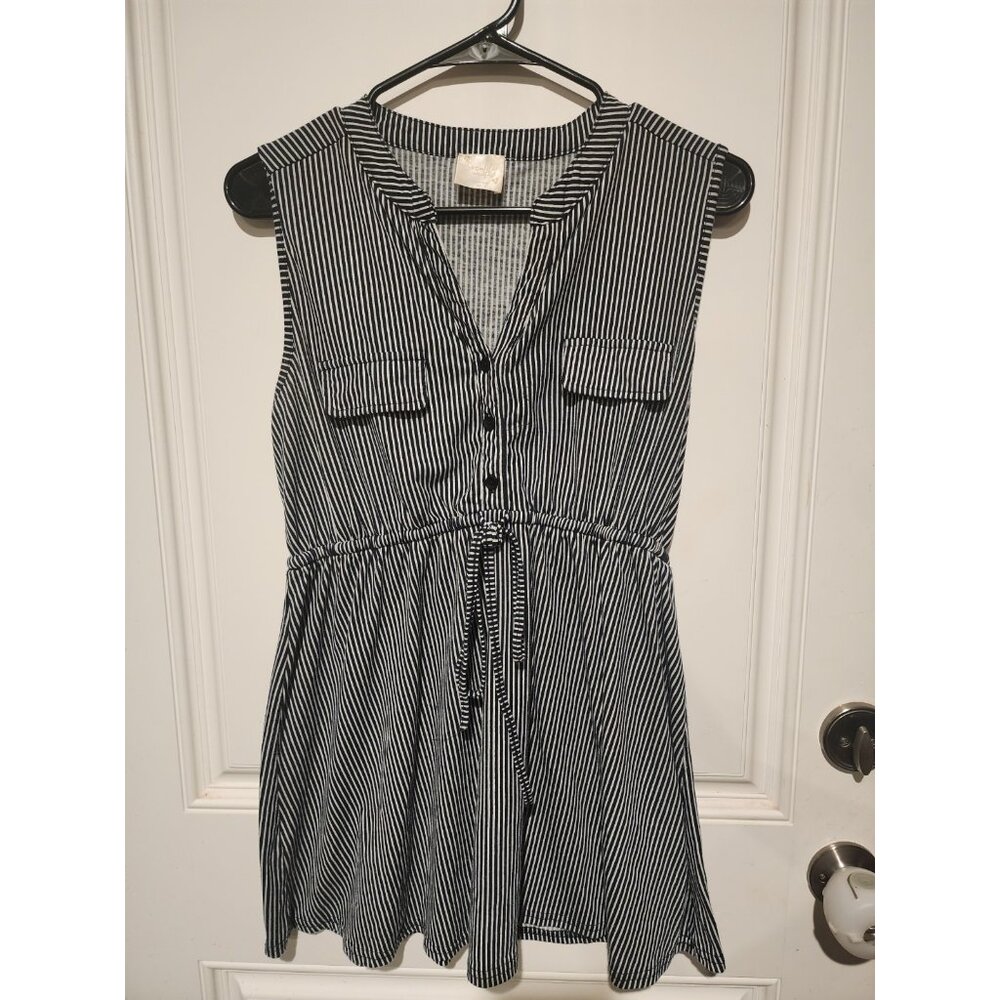 Siren Lily Maternity Pin Stripe Top Navy and White Women's Sleeveless Size M